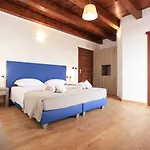 Double B Maison De Charme Bed & Breakfast 4*