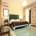 Double B Maison De Charme Bed & Breakfast 4*