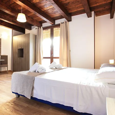 Double B Maison De Charme Bed & Breakfast 4*
