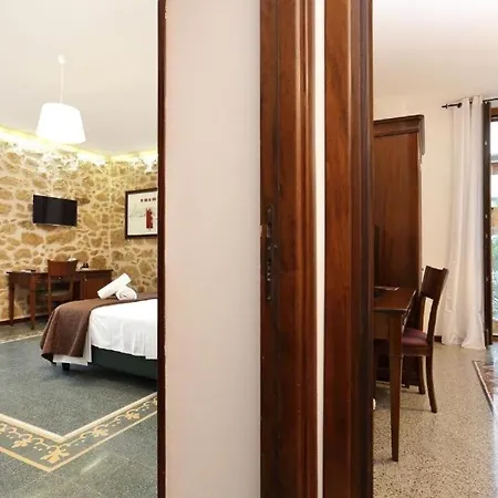 Double B Maison De Charme Bed & Breakfast 4*