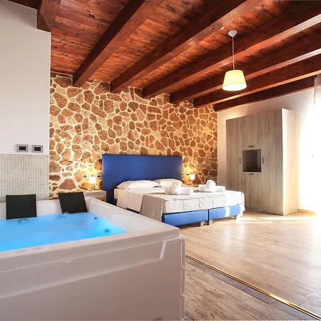 Double B Maison De Charme Bed & Breakfast 4*