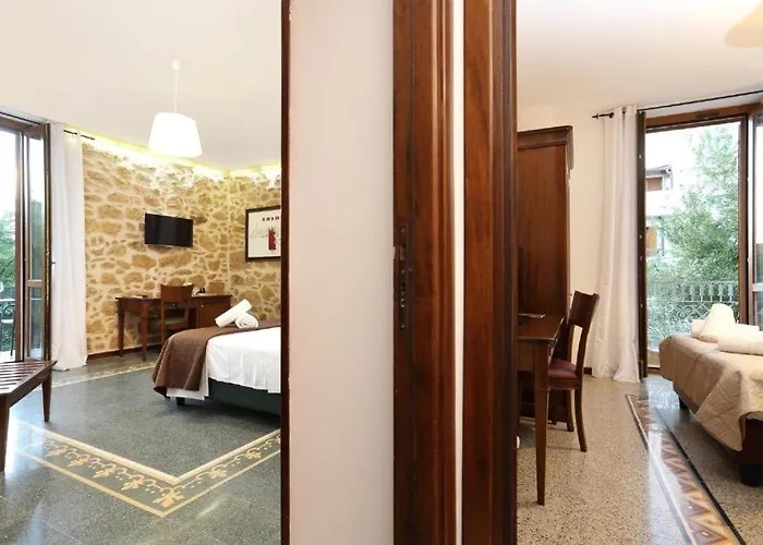 Double B Maison De Charme Bed & Breakfast 4*